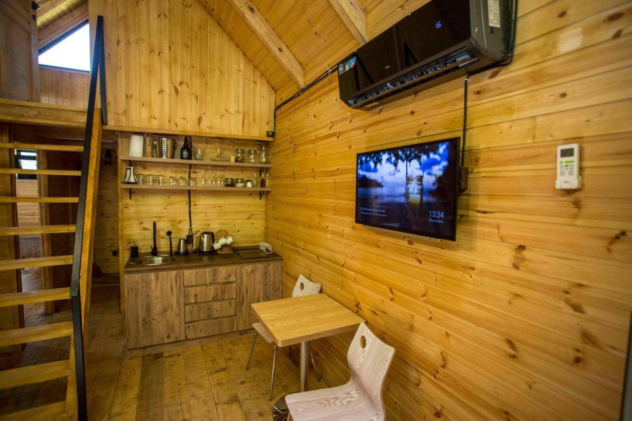 Woodpecker Ვუდფექერი Villa Batumi Eksteriør billede