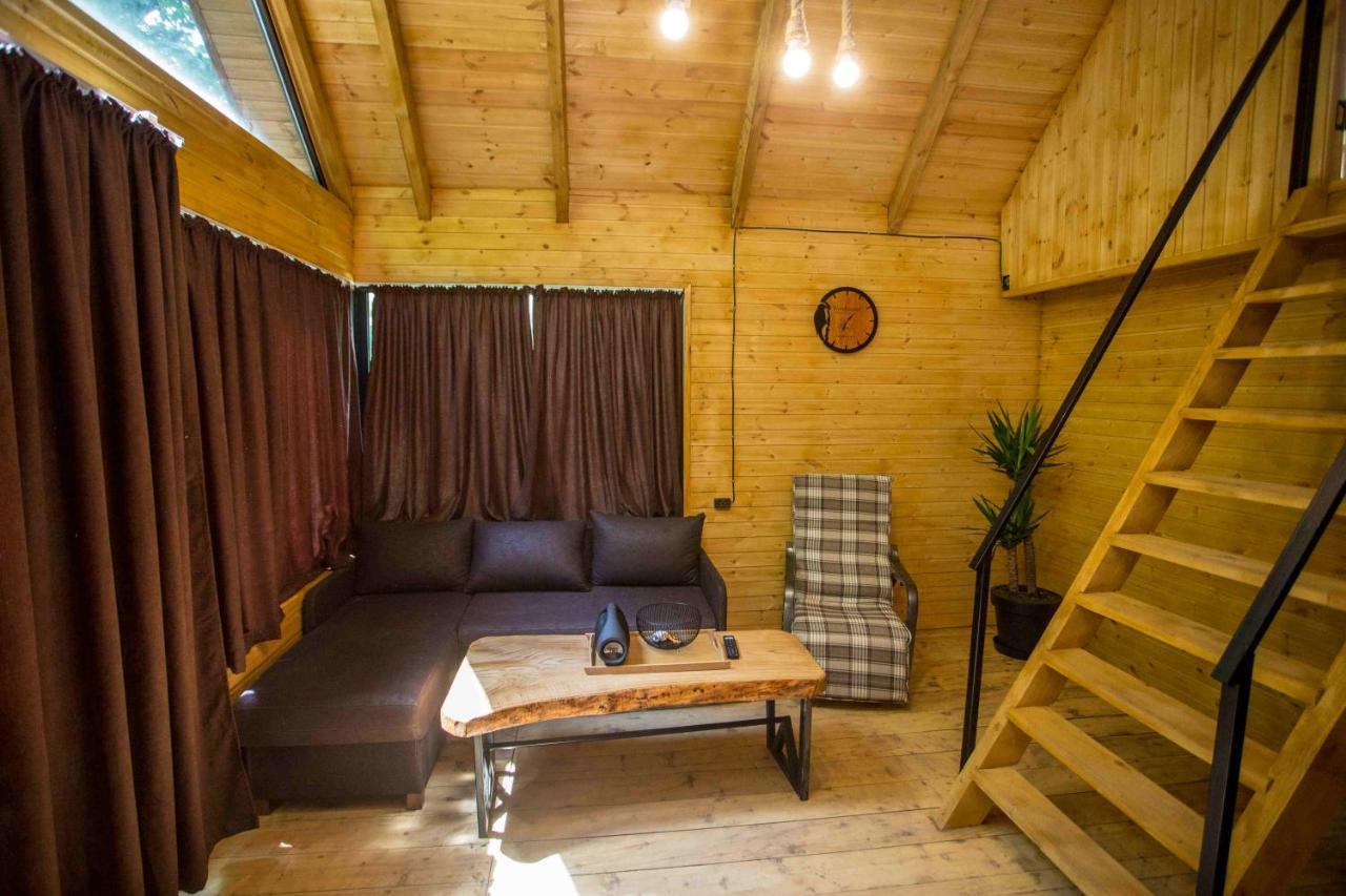 Woodpecker Ვუდფექერი Villa Batumi Eksteriør billede