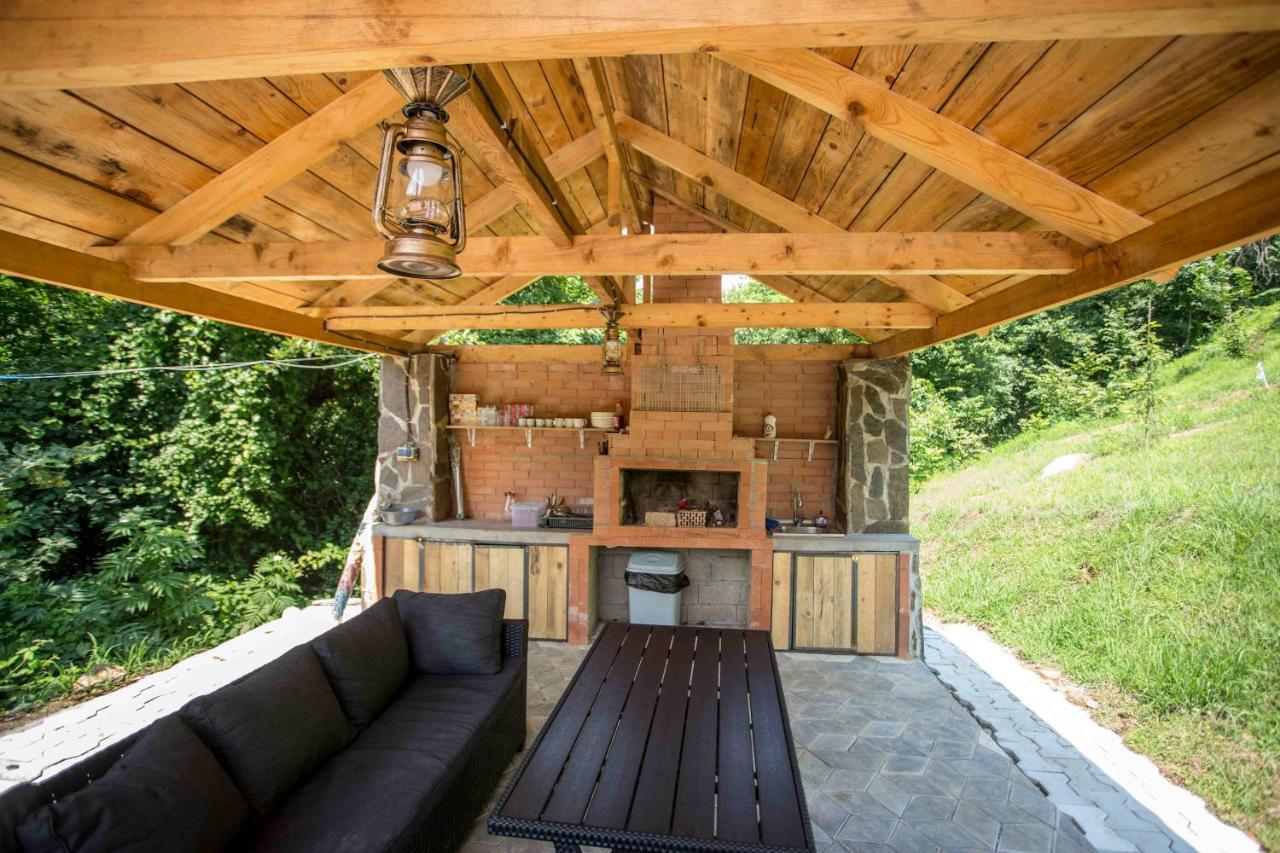 Woodpecker Ვუდფექერი Villa Batumi Eksteriør billede