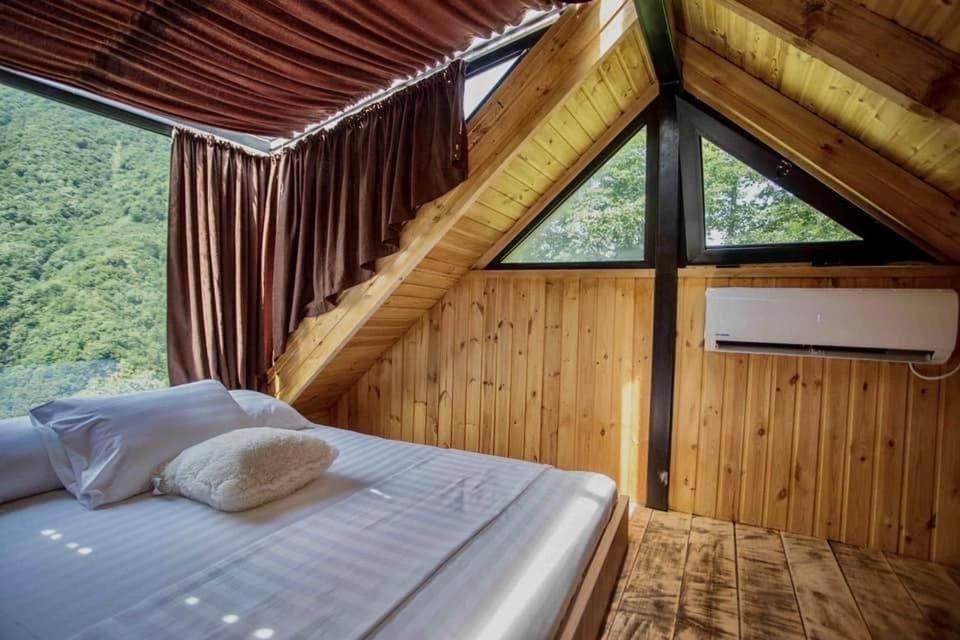 Woodpecker Ვუდფექერი Villa Batumi Eksteriør billede
