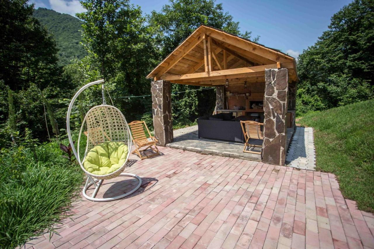 Woodpecker Ვუდფექერი Villa Batumi Eksteriør billede