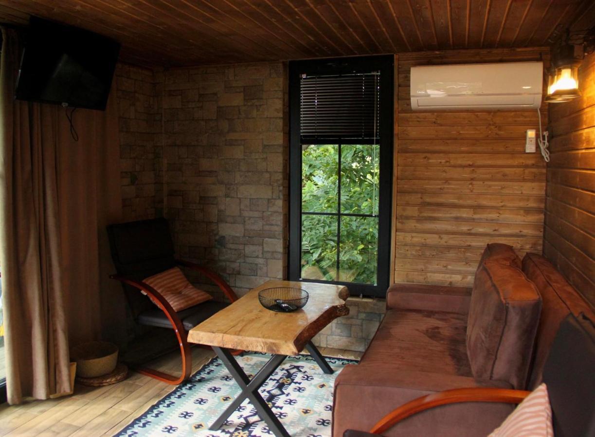 Woodpecker Ვუდფექერი Villa Batumi Eksteriør billede